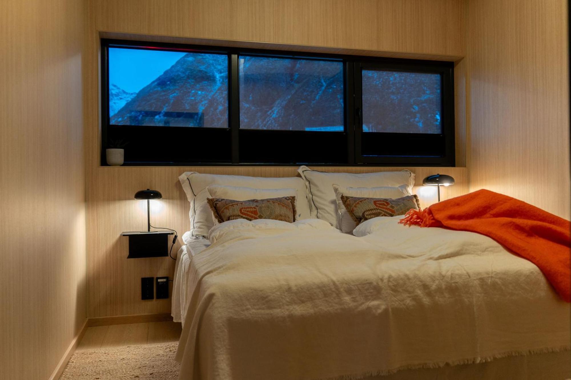 Luksushytte Med Jacuzzi, Summer&Winter Retreat Lyngværet エクステリア 写真